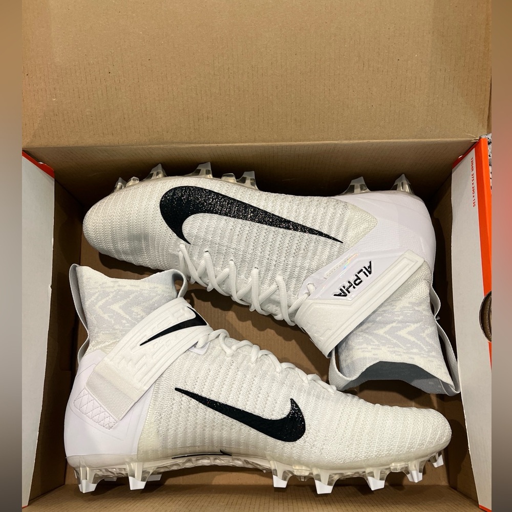 Size 14 Nike Alpha Menace Elite 2 Flyknit White Football Cleats AO3374-101 - Picture 2 of 7